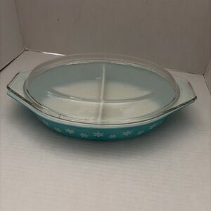 Pyrex Turquoise Divided Dish with Clear Lid